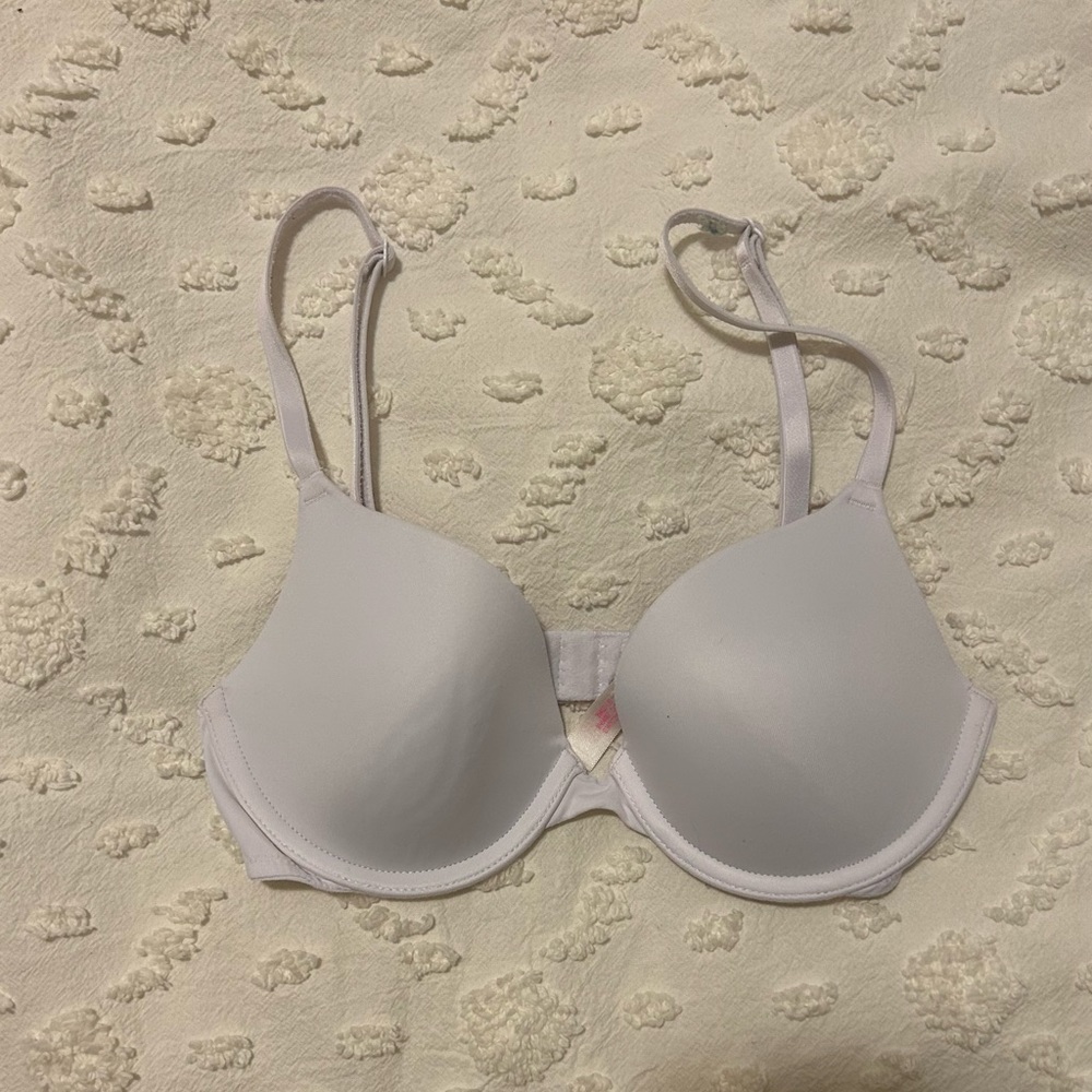PINK victoria secret wear everywhere t-shirt lightly lined bra in optic white